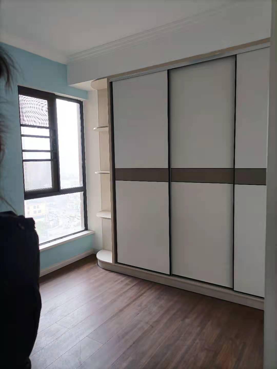 御台公馆 证满两年，看房方便。精装修