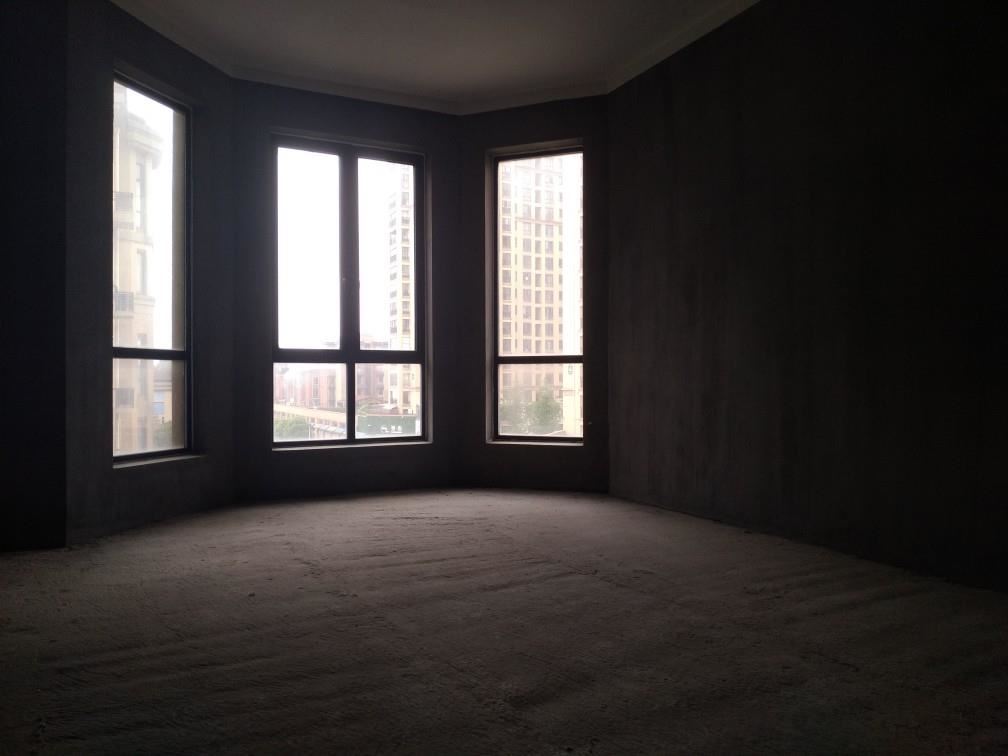 房东急售绿地华庭毛坯大二房证满2年三面采光南北通透户型