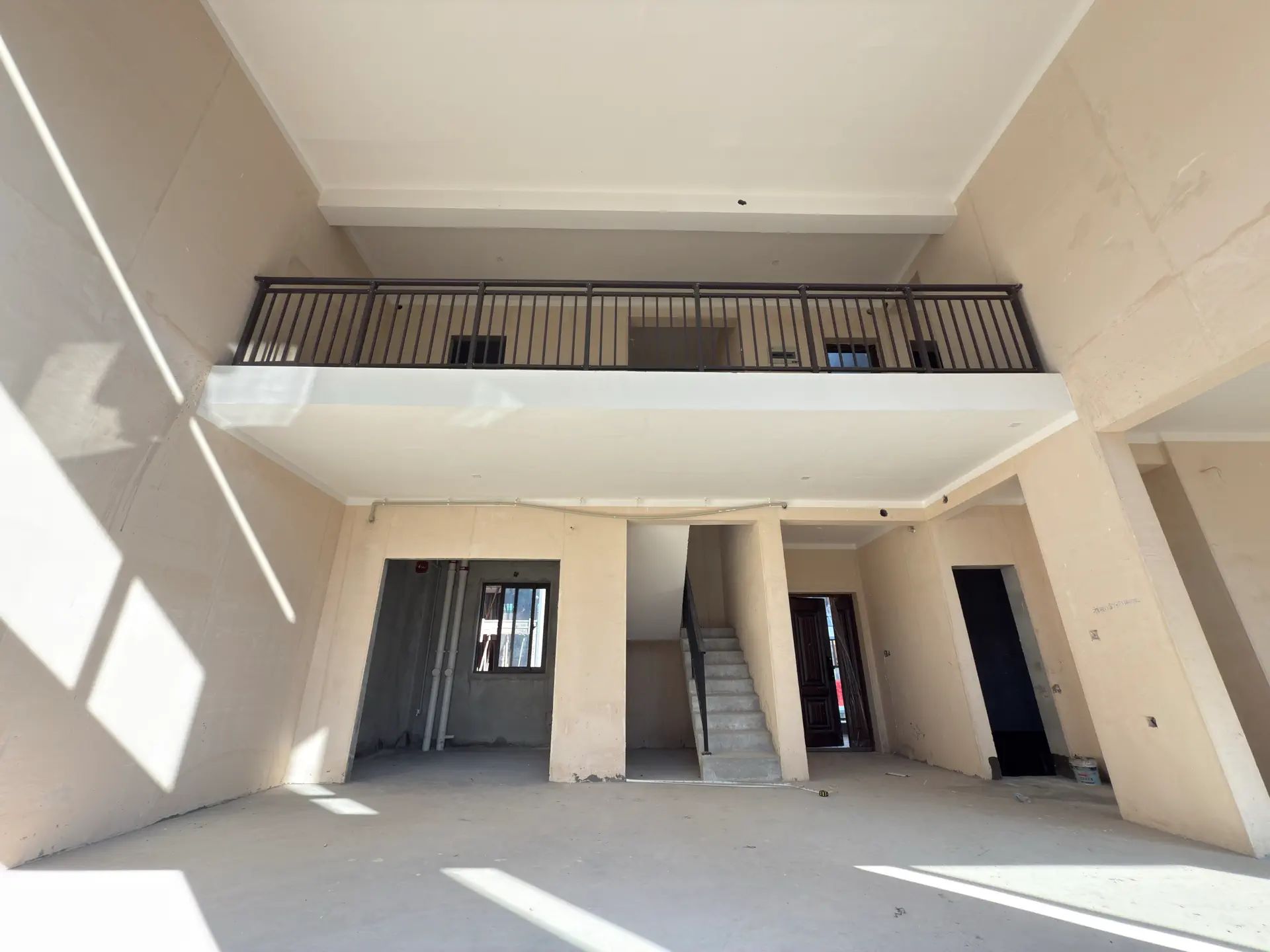 诚心出售。吾悦，叠墅，位置好日照强，业主诚心出售