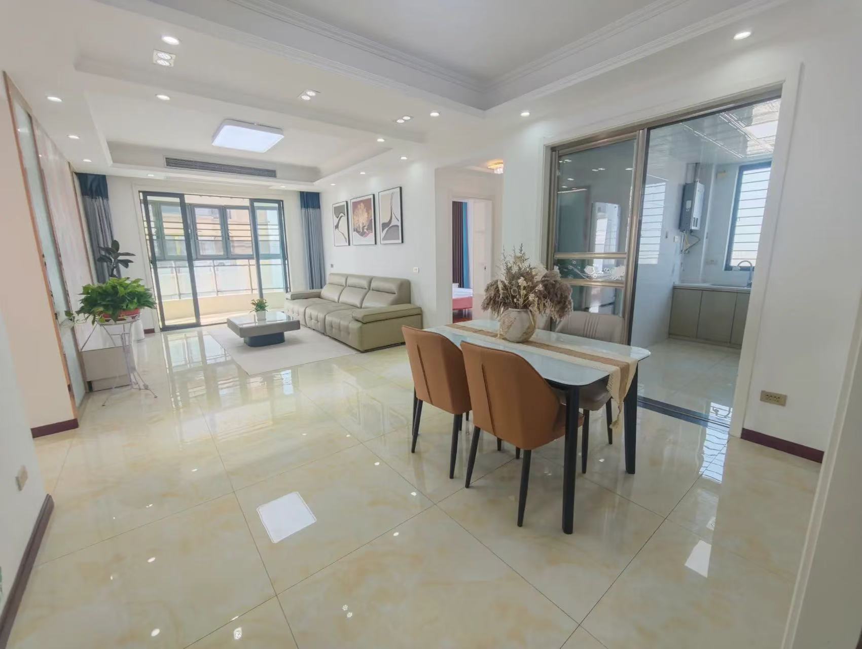 捡漏，御台公馆，大户型，精装三房，好楼层，证满五，拎包入住