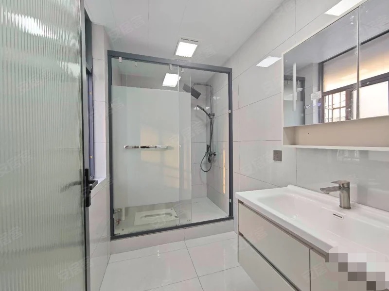 283，环球大新路xiao学旁，步梯三楼，精装3室2厅2卫，成色新，捡漏