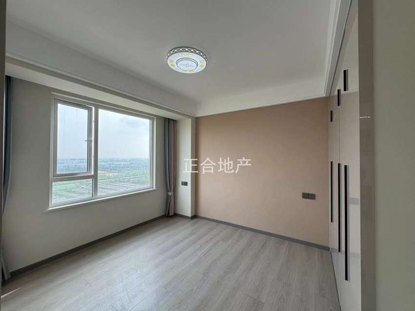 满庭春6期，精装三房，19楼，视野采光好，证满二，全新装修