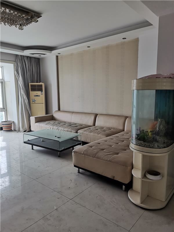 宏运名居，步梯中层，证满五年，价格美丽看房随时看