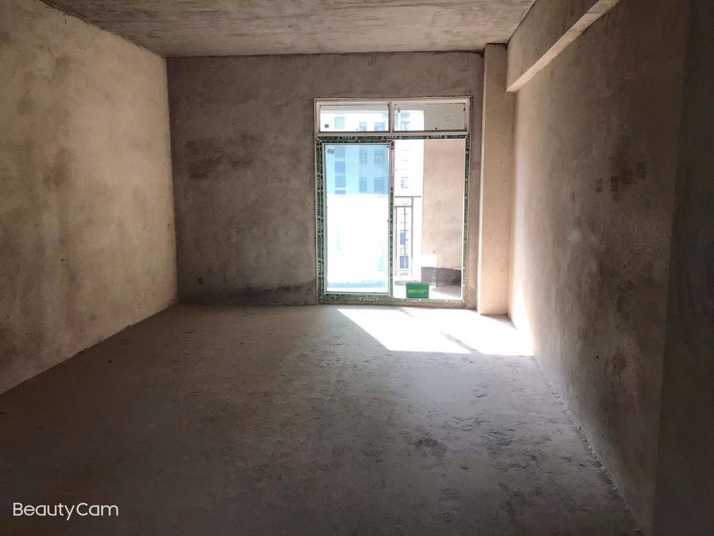 水云间.毛坯三房.中间楼层.证件满二.看房方便