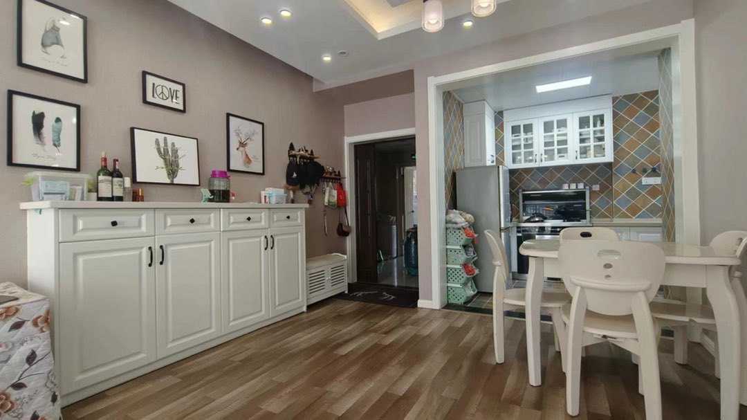 亏本出，仙桃晓学旁边，电梯小高层，好楼层，精装3房2厅，证满二