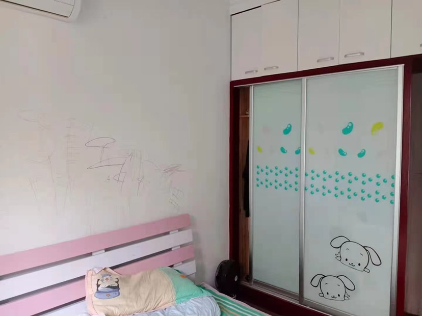 香岸华府1楼，适合养老，门口