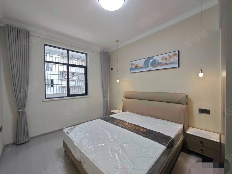 283，环球大新路xiao学旁，步梯三楼，精装3室2厅2卫，成色新，捡漏