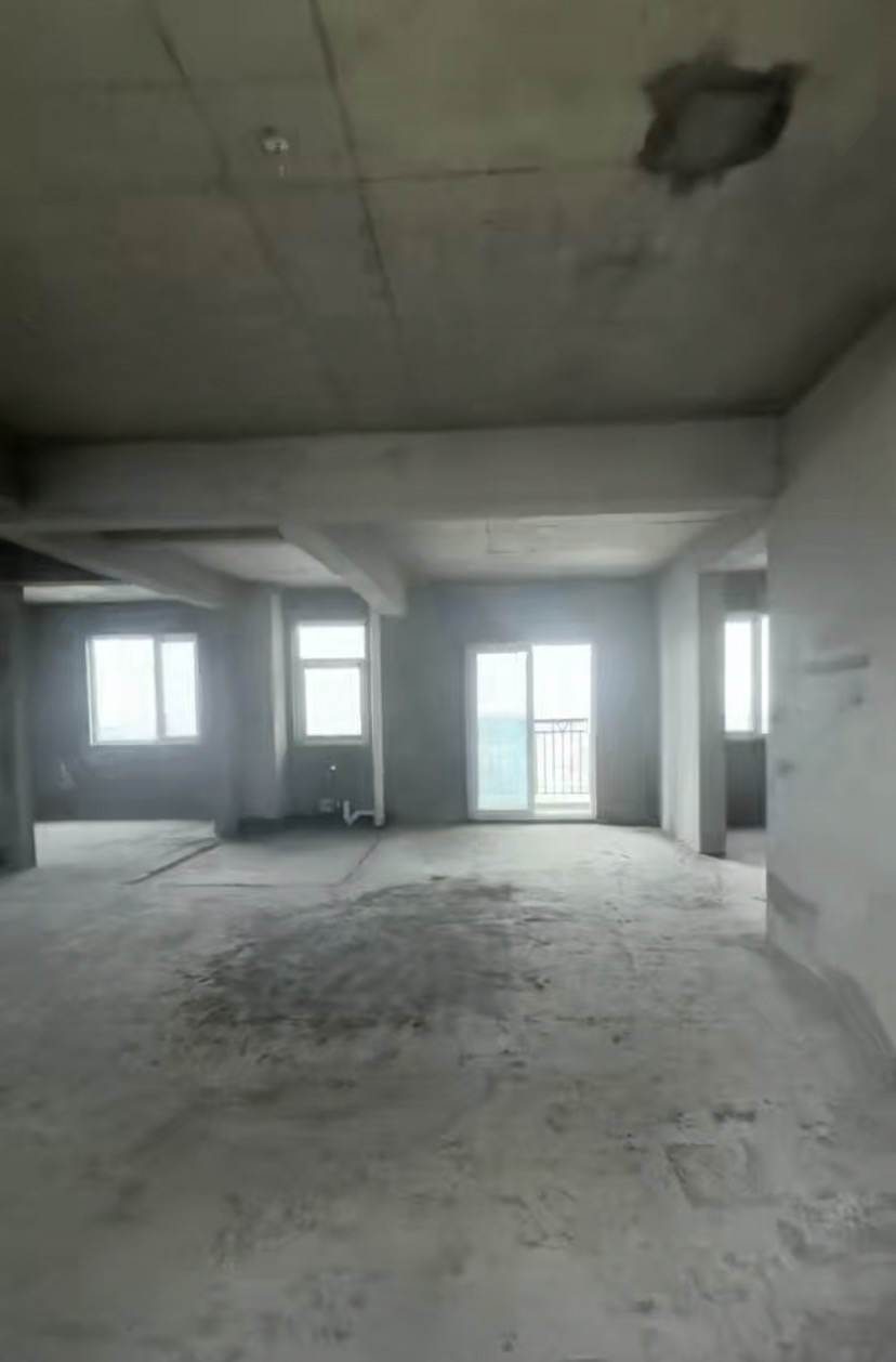 426，锦绣江山三期，电梯20楼，纯边户，南北双阳台，总价52w，看中价格可以小刀