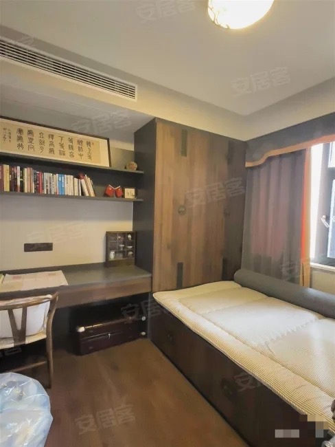 ？急售，城南，新城壹号5期，精装三房两卫，电梯好楼层，证满二，诚心出售