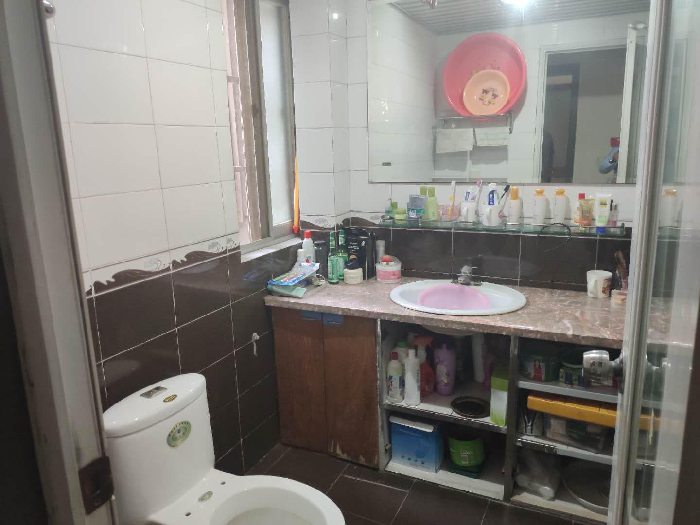 春江花园步梯好楼层，装修三房，直接拎包入住