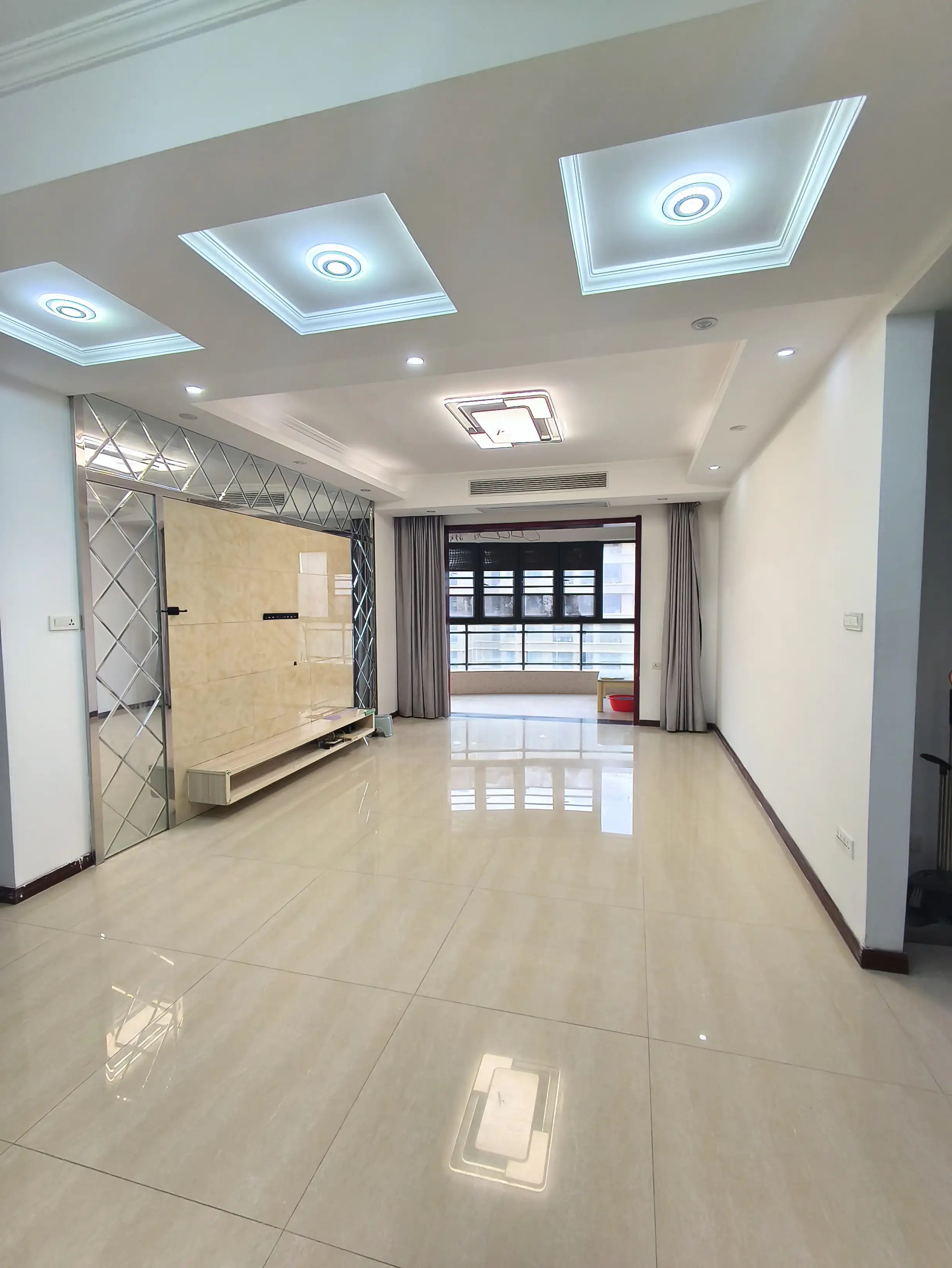 业主急售，公园世家，精装三房，中间楼层，四中，户型好