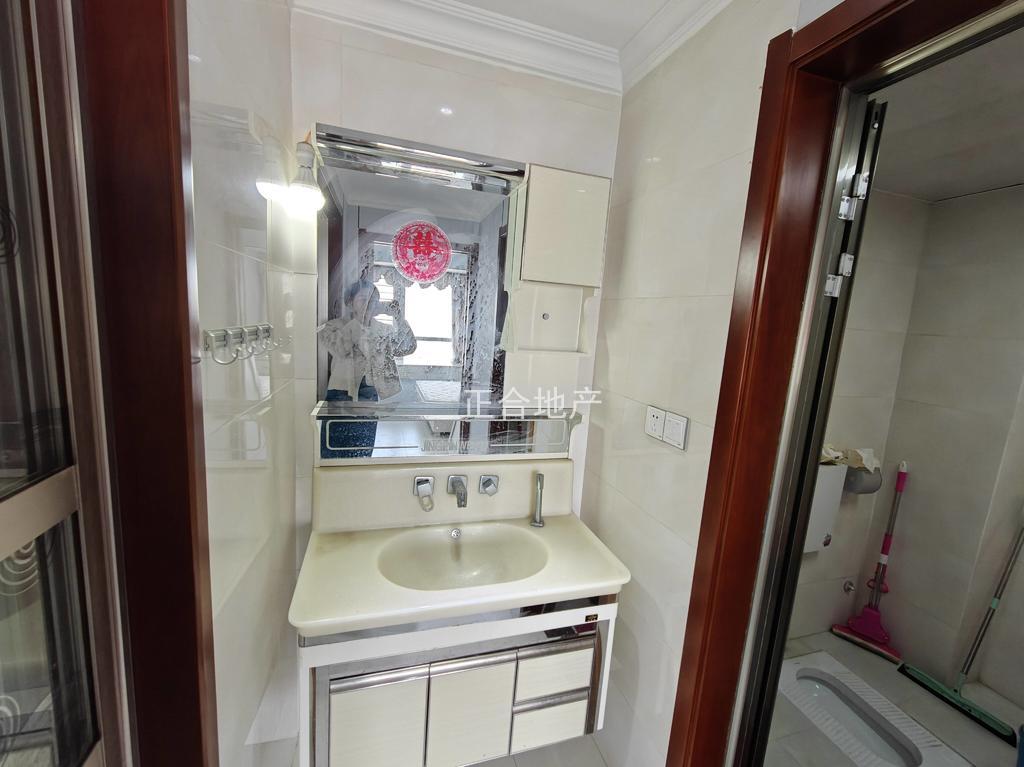 手付9万直接拎包即住！看房打电话！