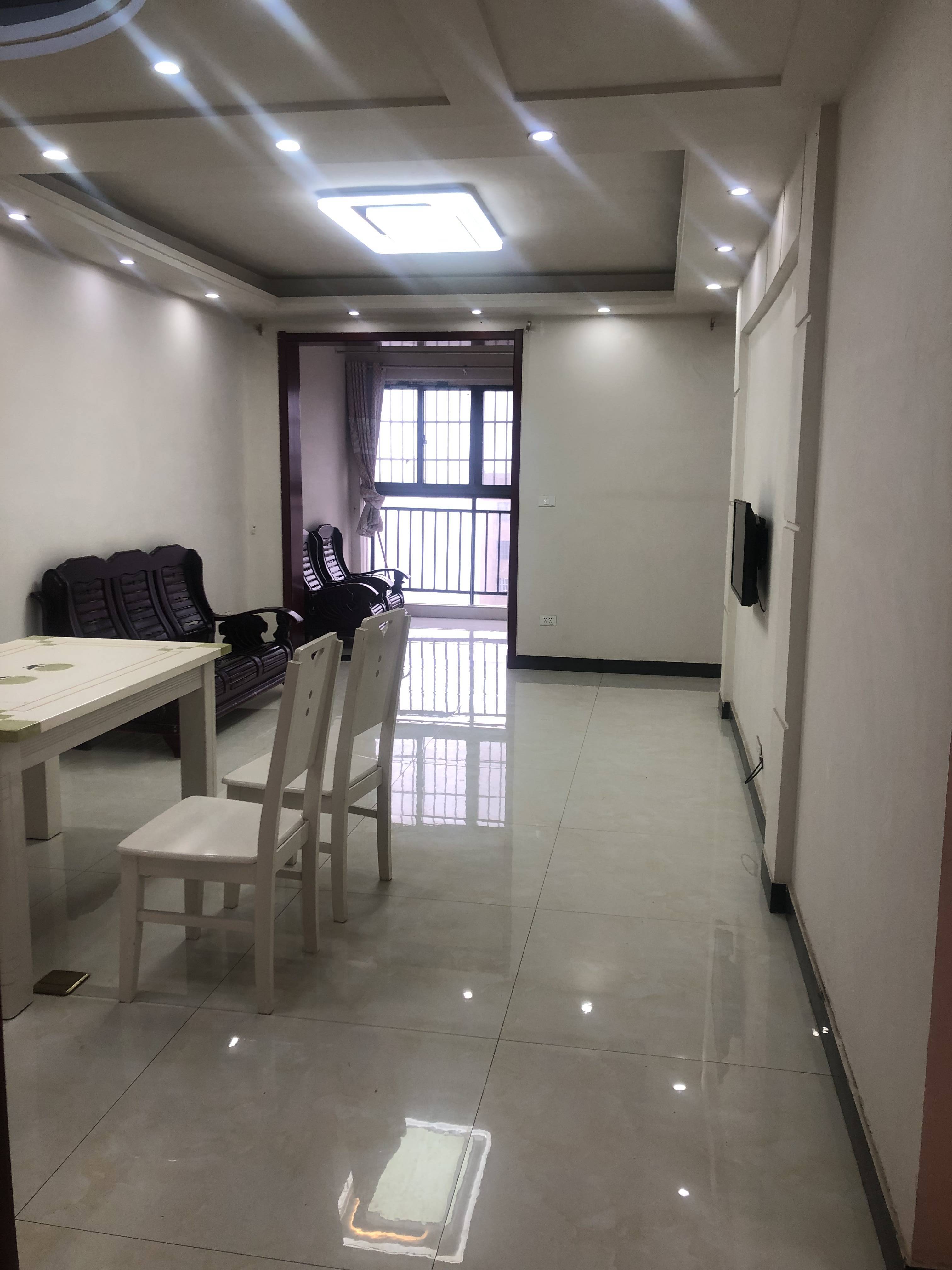 仙桃一中对面，翰林公馆，三房，拎包入住