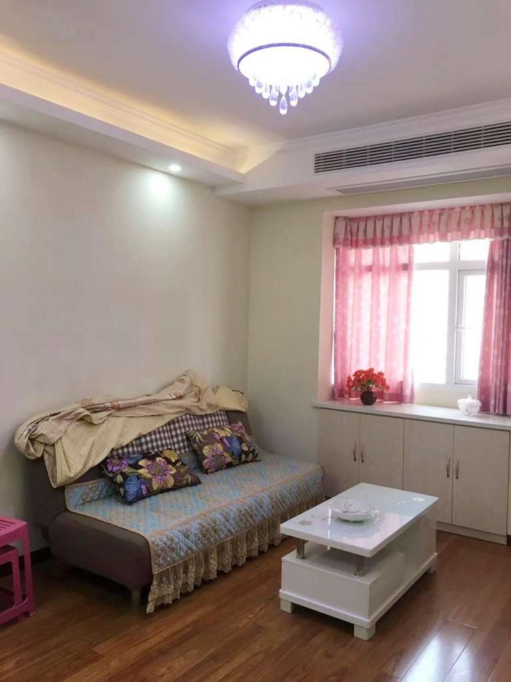 三合鑫城60㎡1室1厅1卫1阳台精装，老证，业主一天未住。