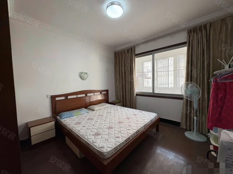 急售！德政园，步梯好楼层2楼，精装三房，有证满二，单价不到3000，看中能谈