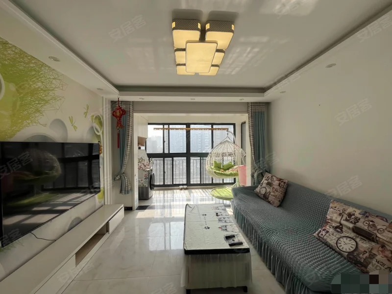 292，城南，精装小3房 ，电梯中间楼层，满五，  税费低 ，新二中 ，步行沔阳公园 ，采光好