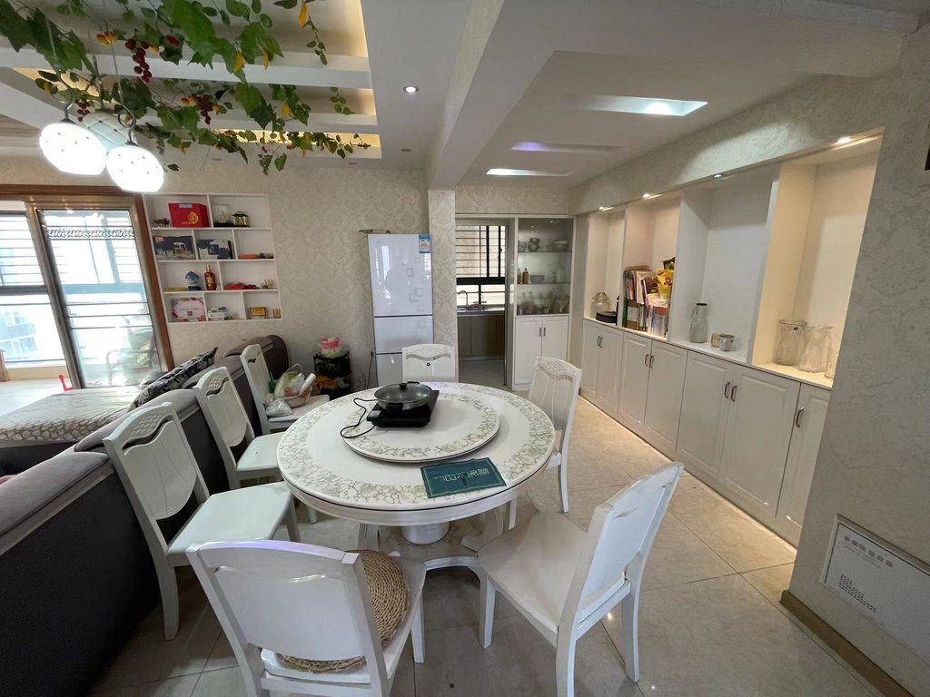 福星城，大三房，南北通透，房东诚意出售，看房方便，证满二，可按揭，价格可谈