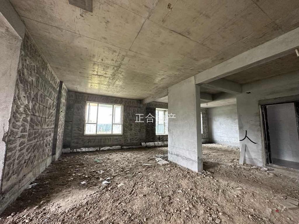 蓝天花园，大平层，一楼送超大花园，，看中可谈