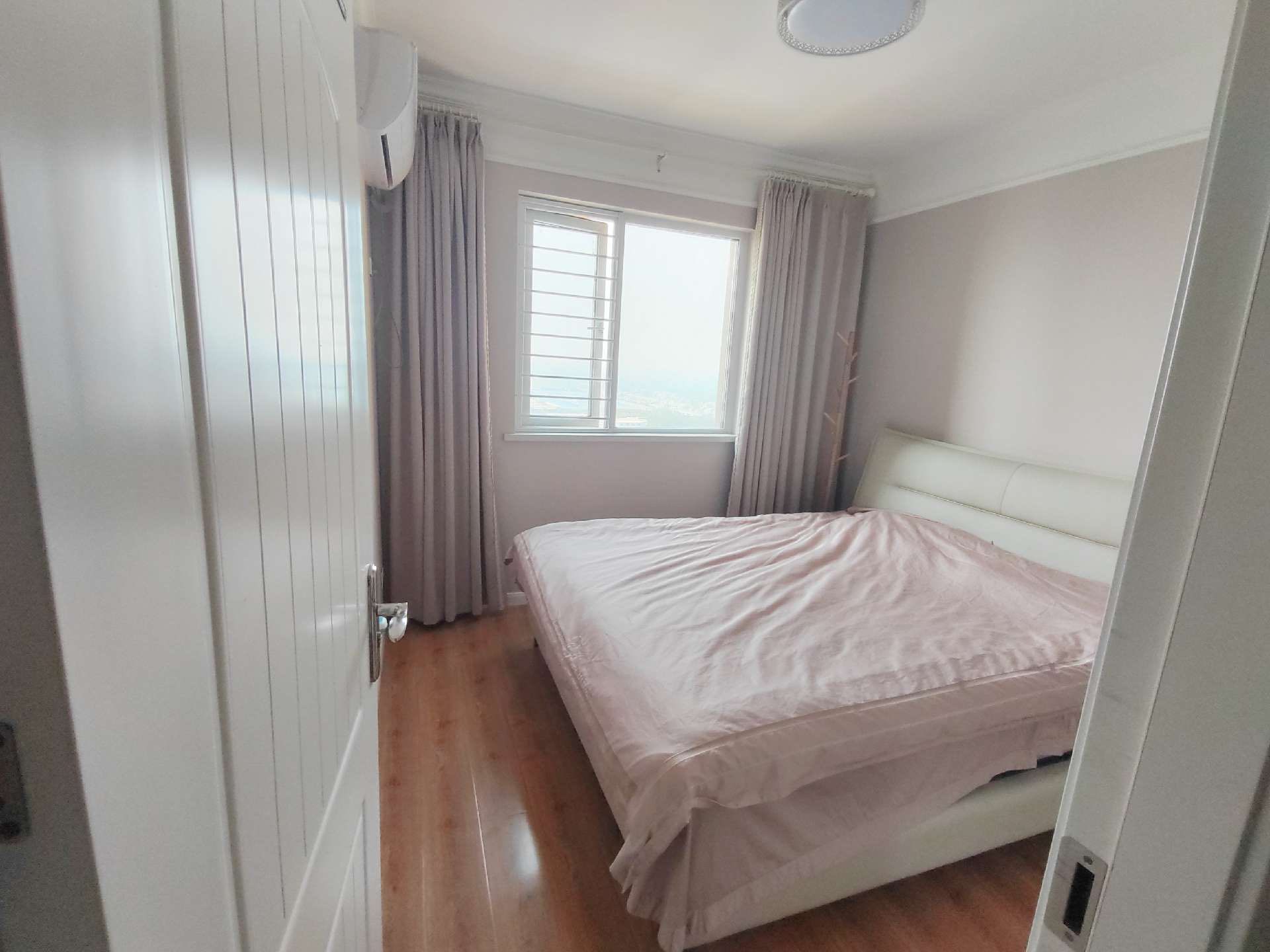 满庭春精装边户大三房中高好楼层视野侠几好