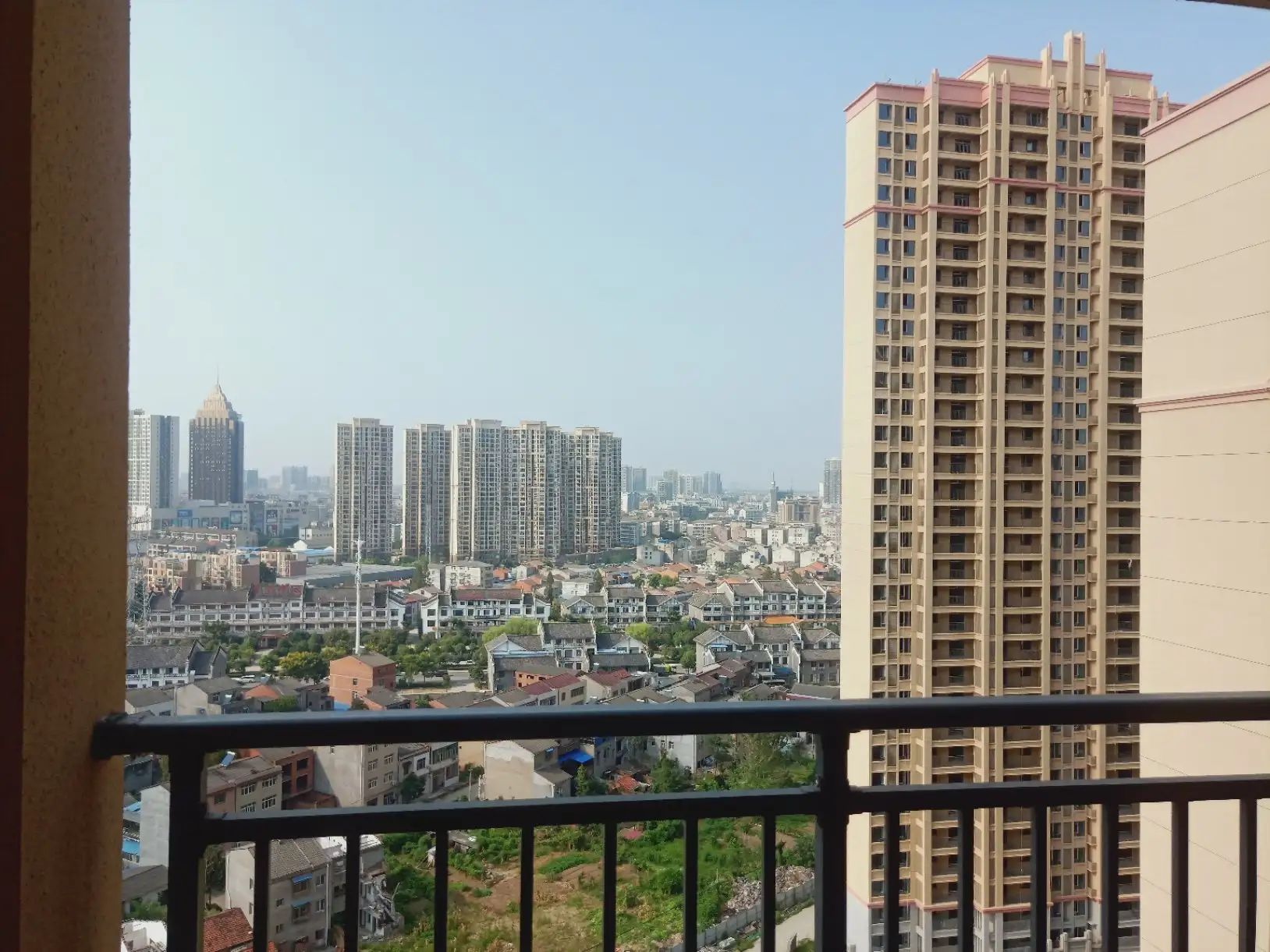 捡漏，城南，南国明珠，单价4000，送车位，大三房，南北双阳台，电梯20层