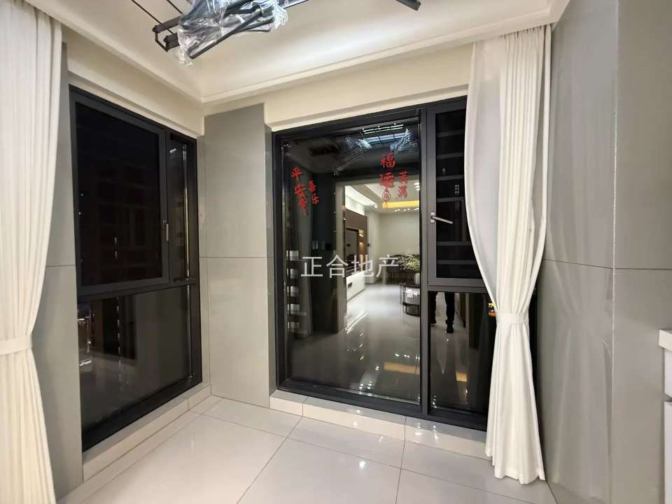 森林国际城·北苑，中间好楼层，全新精装3房2卫，品牌家具家电，一天未住，诚心出售