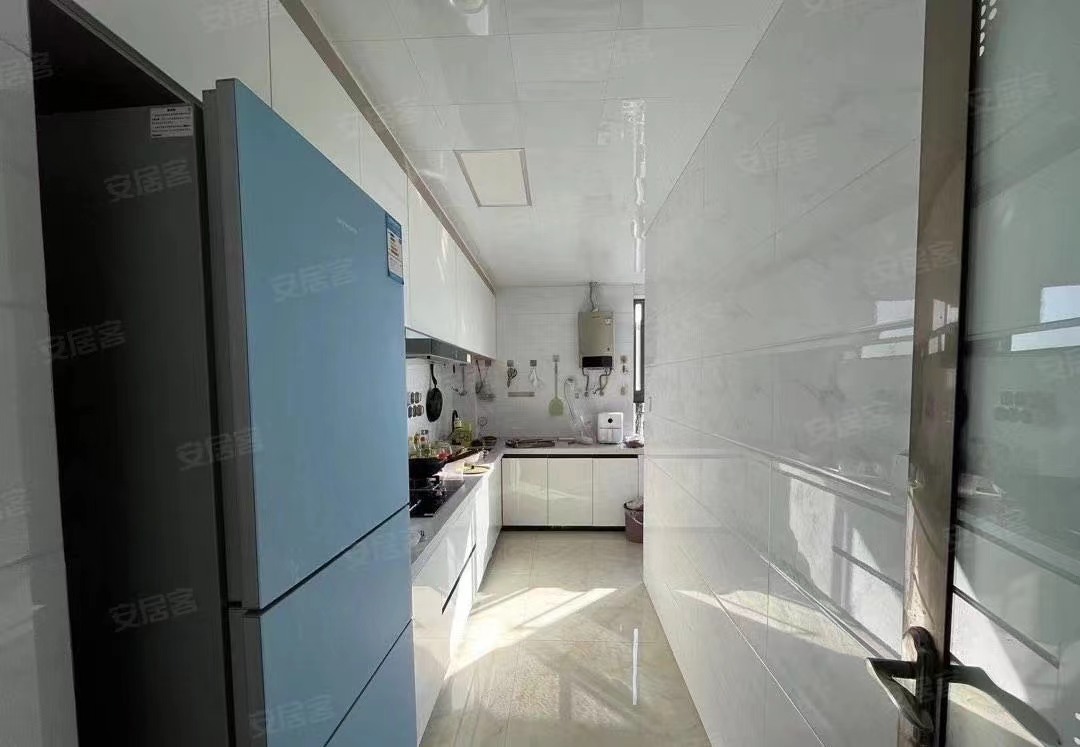 80，房东急售，城南福星城，精装大两房，成色新，家电家私齐全