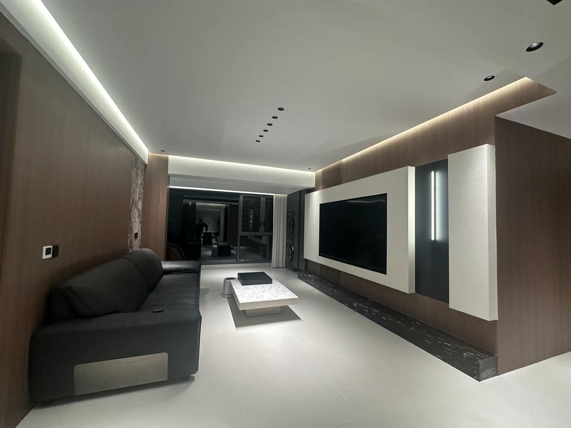 城南，蓝天花园，洋房一梯一户小高层，精装三房，16楼，全屋品牌定制