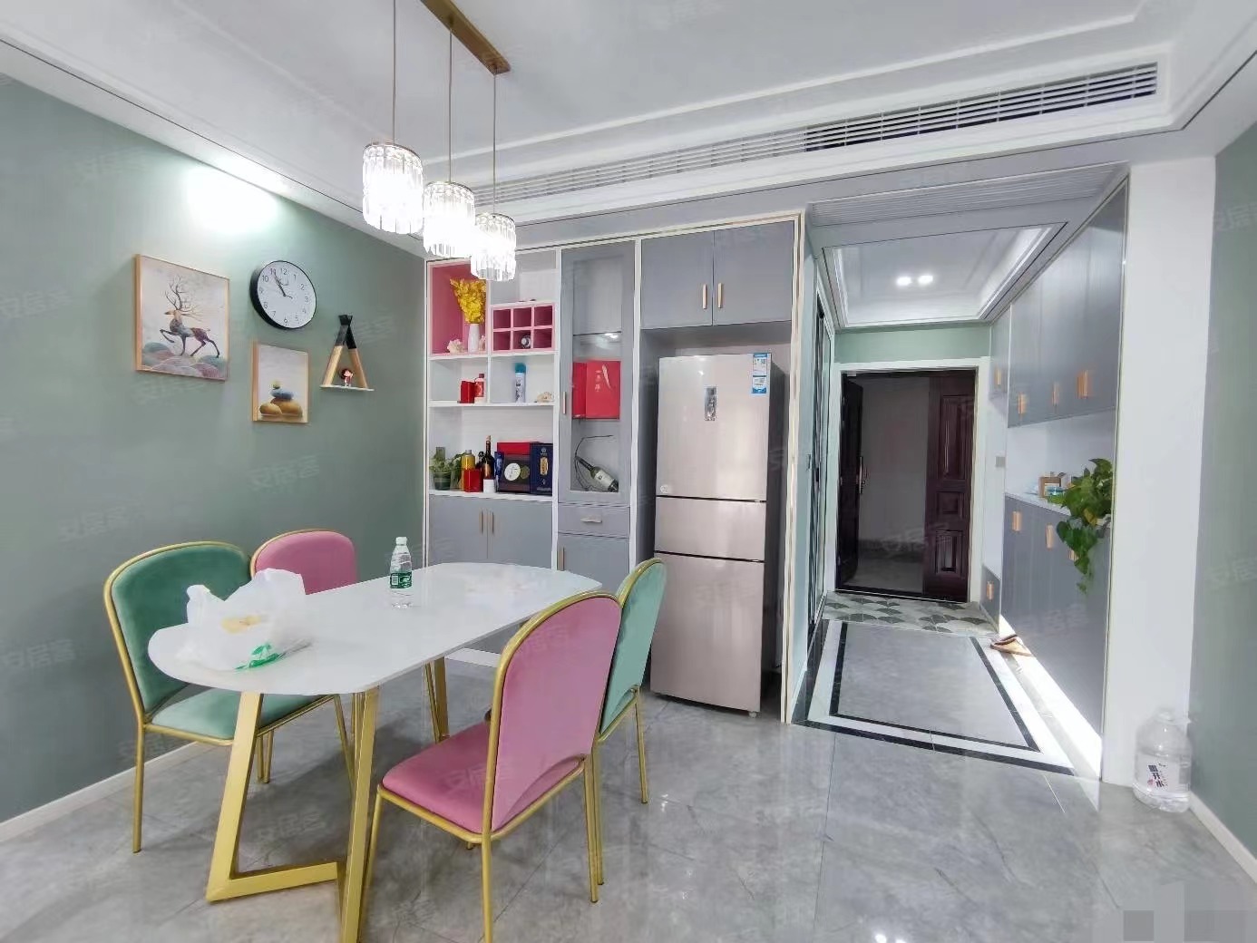 13，业主亏本急售，绿地香格里拉，中间楼层，基本未住，精装三房，证满二