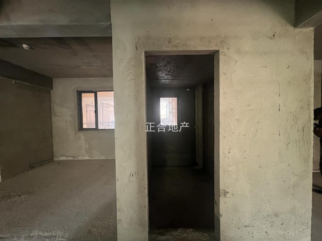 吾悦旁，捡漏，荣怀D区，单价4000，双阳台、三开间朝南，拼手速