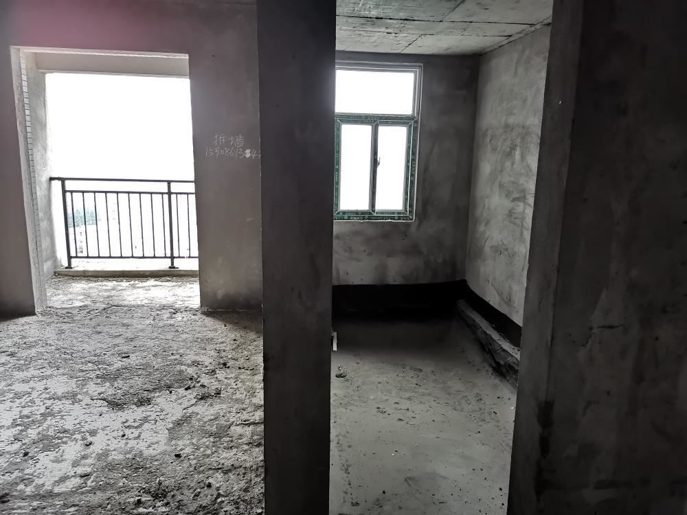 城南单价4400元尹台公馆毛坯三房电梯中间楼层位置好