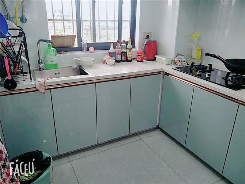 临江雅苑精装修大两房，南北通透，证齐全， 付8万