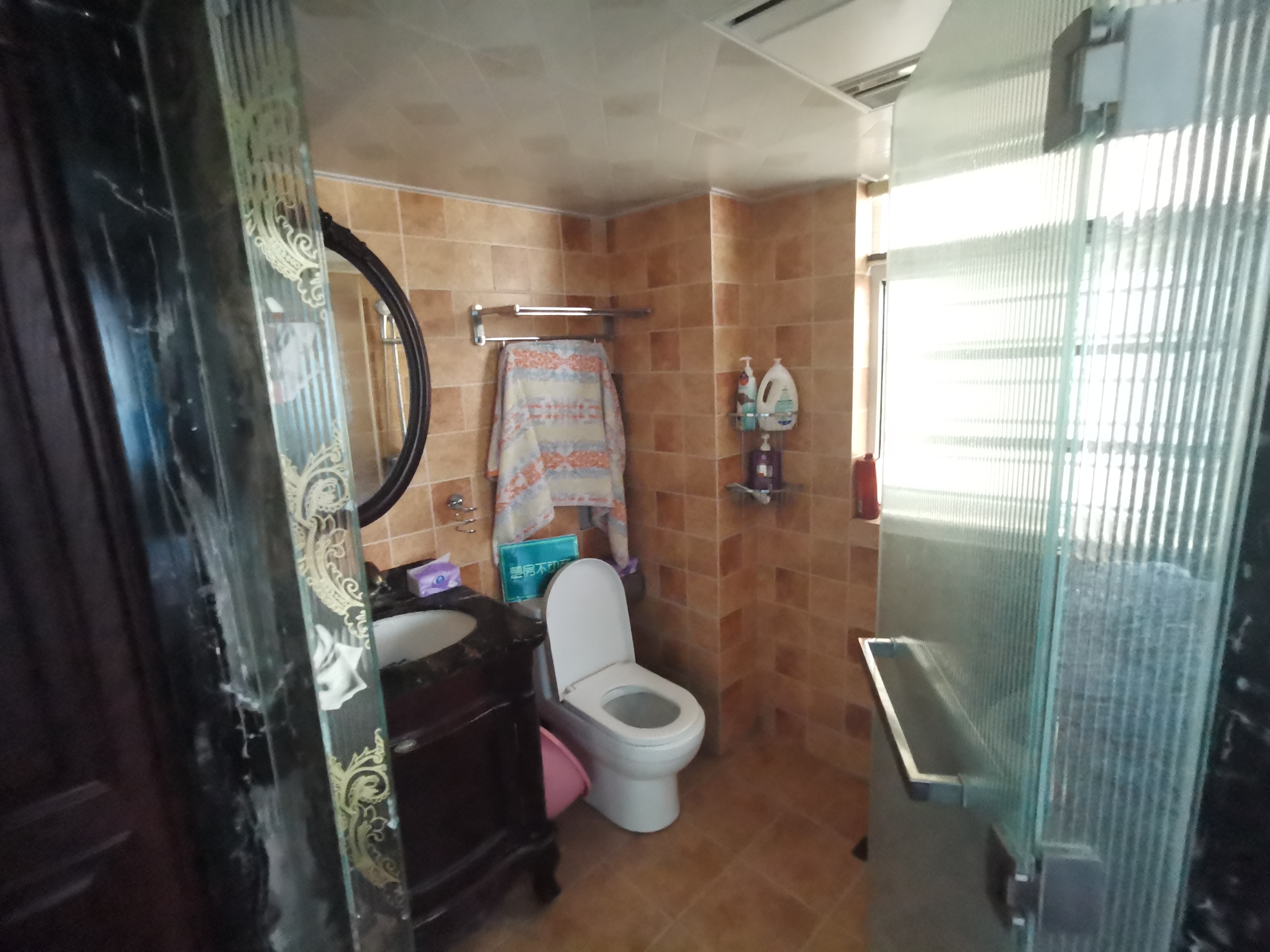 润泽天下豪装3房，沔阳 对面，装修都花了40万，有证可按揭