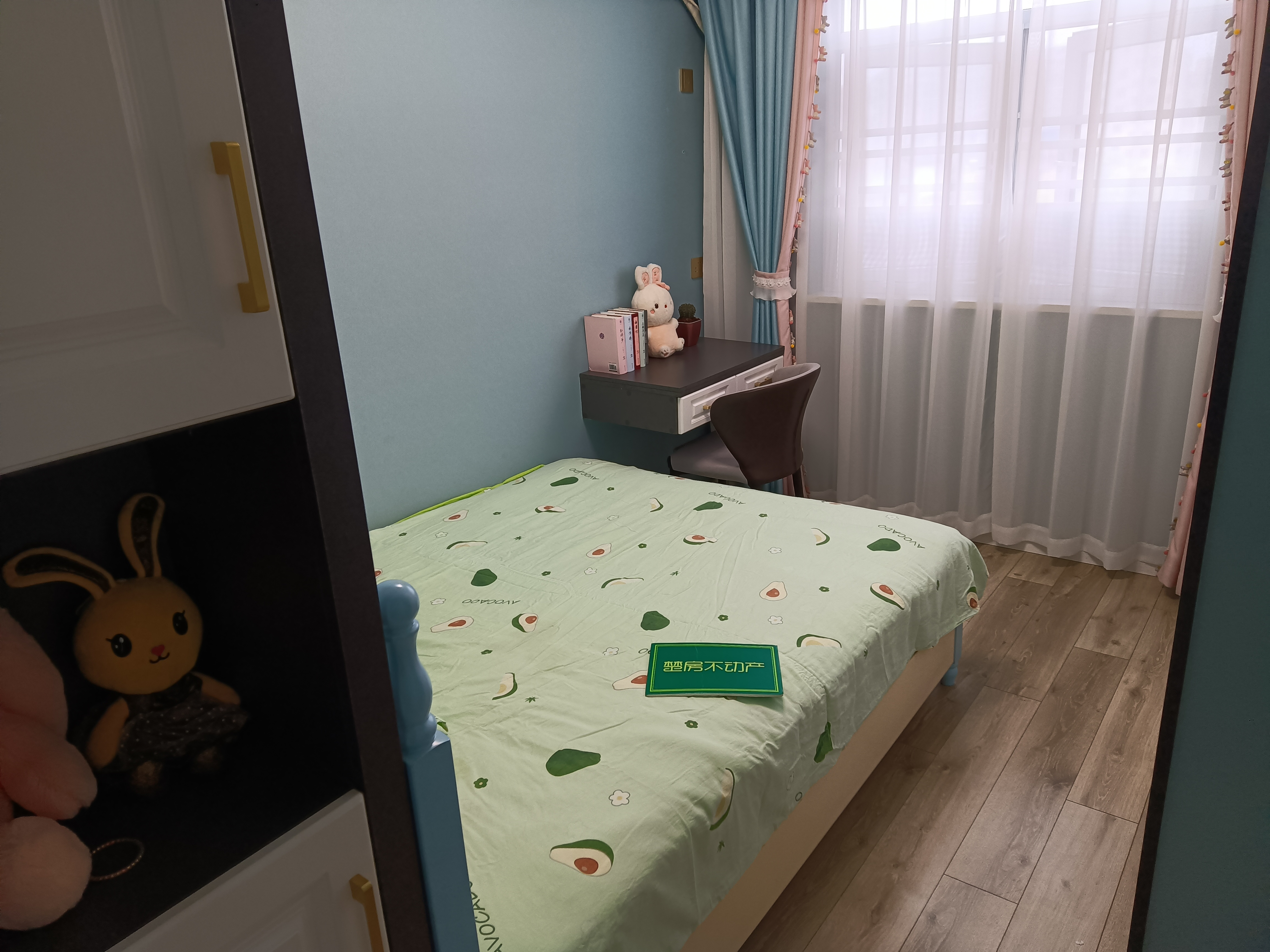 沔阳学府园全新装修大三房中间好楼层