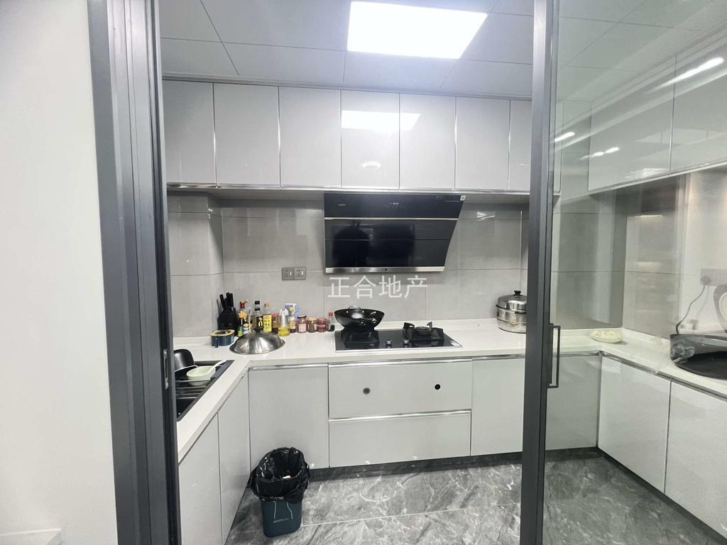 降价了，城南，捡漏，蓝天花园，精装三房，单价6000，小高层，基本未住，诚心出售