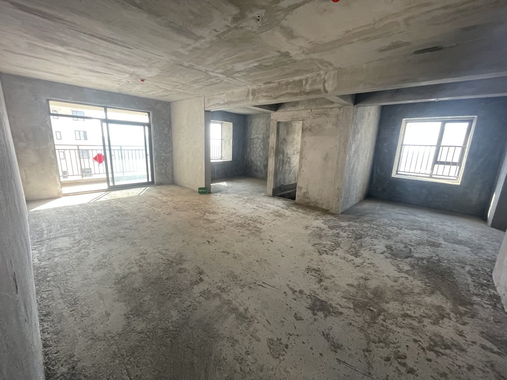 荣怀.极地世家.毛坯边户.中间楼层.看房方便