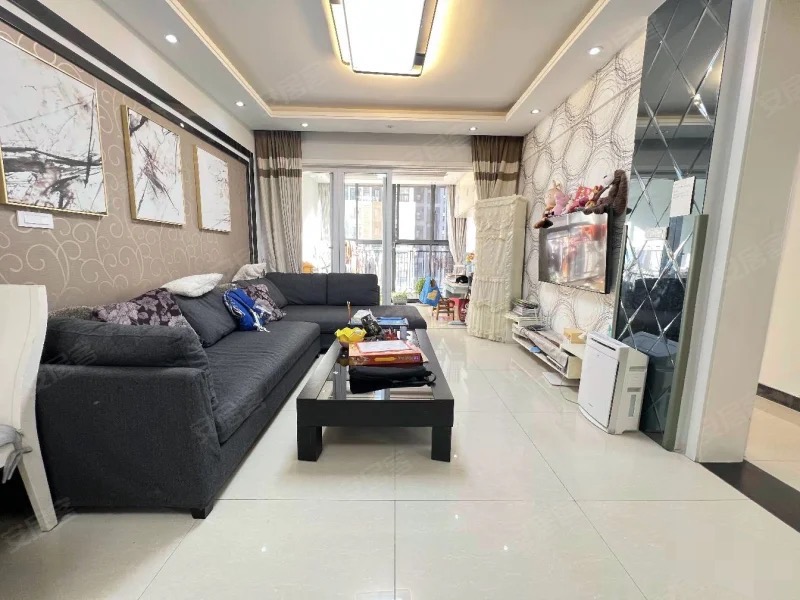 业主诚心出售，和合国际， 精装大两房两厅两卫， 中间好楼层，证满二