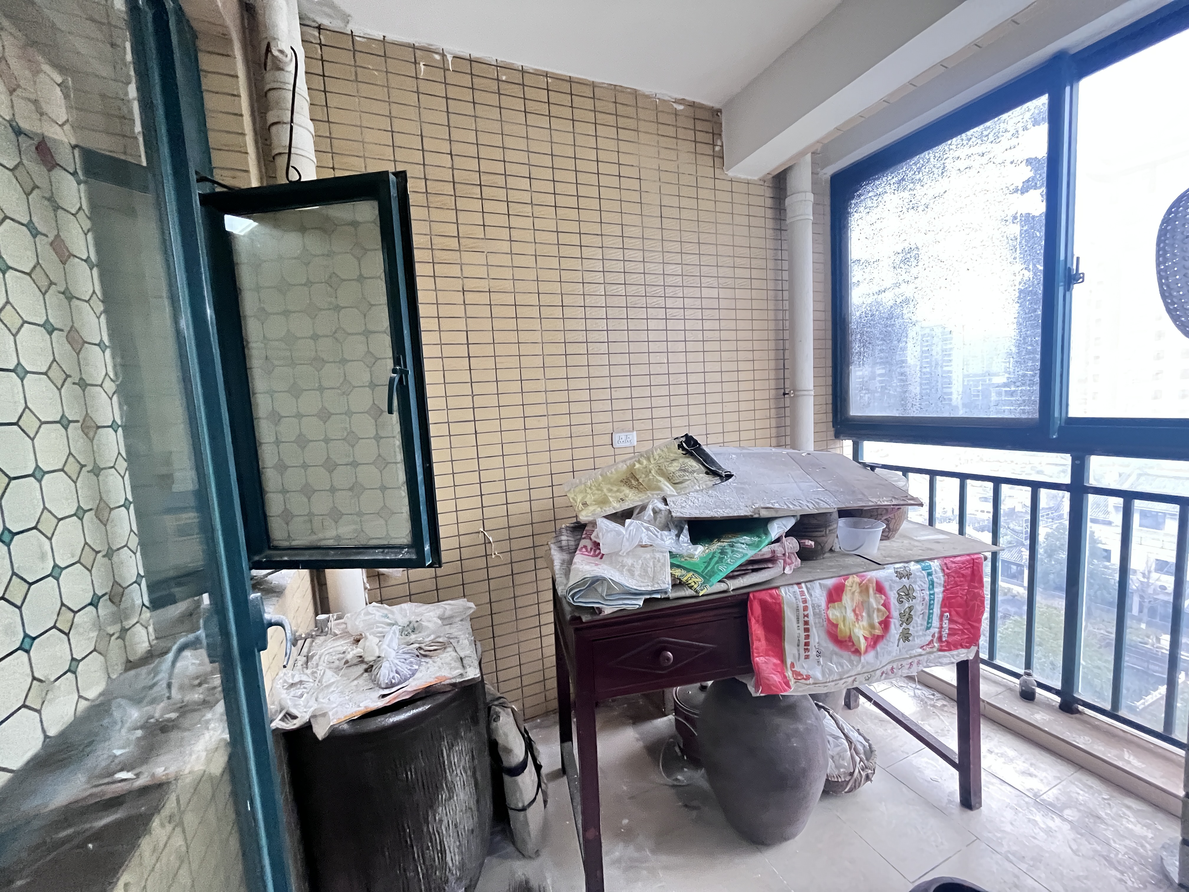 新城一号.简装三房边户.证件满二.看房方便