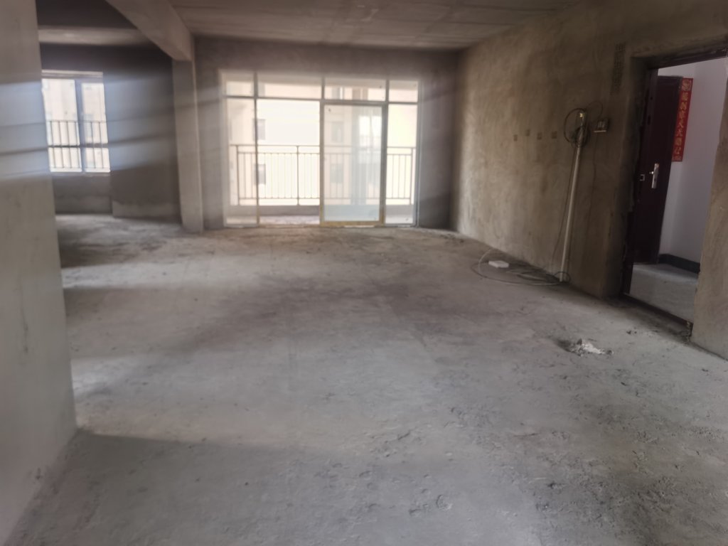 沔阳公馆 毛坯三房 南北通透 证在手诚心出售看房方便