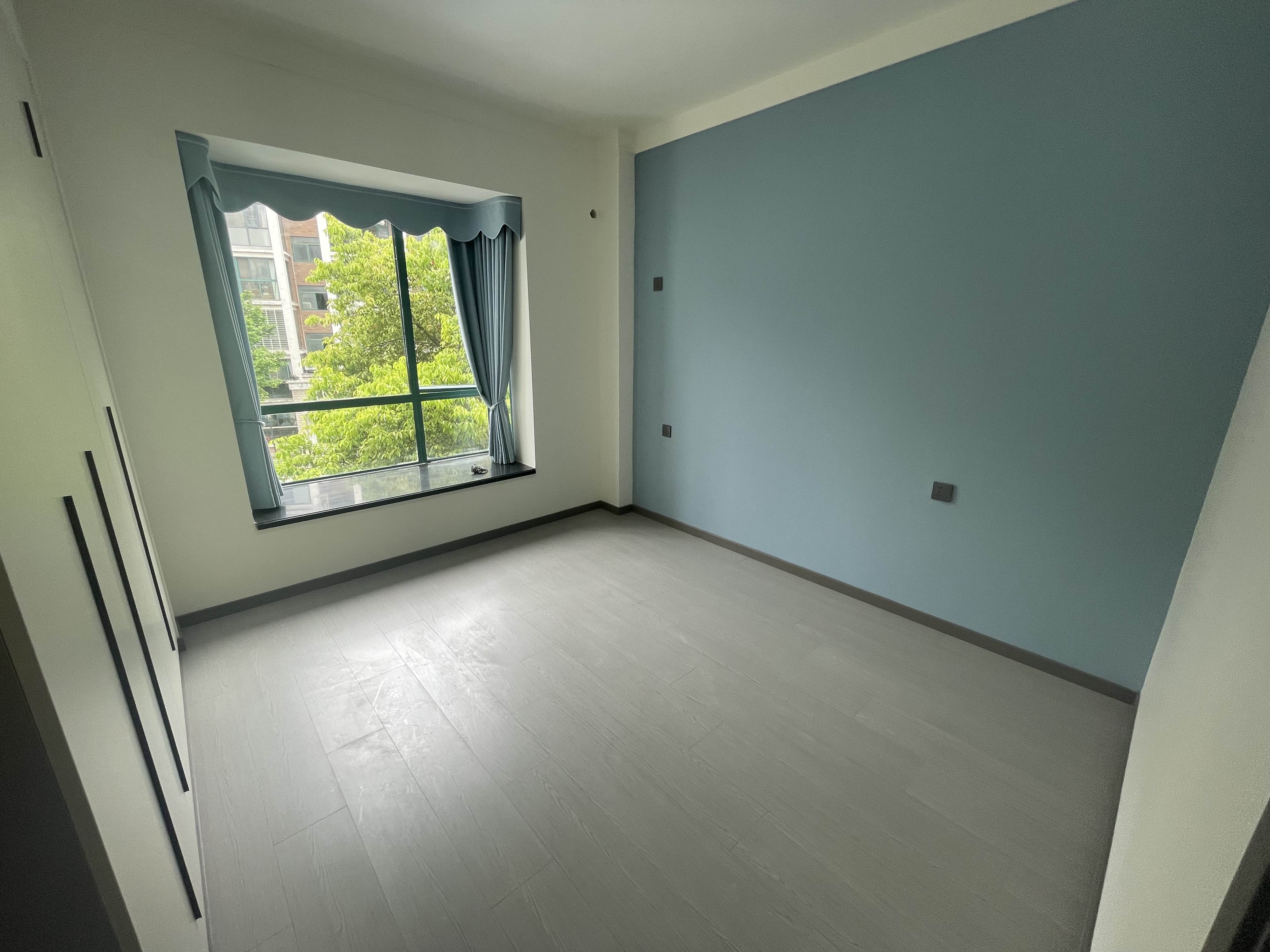 明珠豪庭花园小区电梯小洋房装修新沃尔玛对面看房钥匙