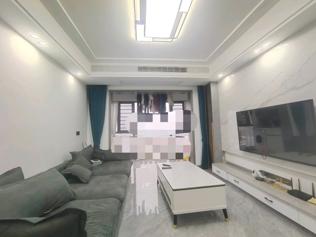 296，房东诚心出售，御湖世家，精装大三房 ，单价5字开头，装修成色新，中间好楼层