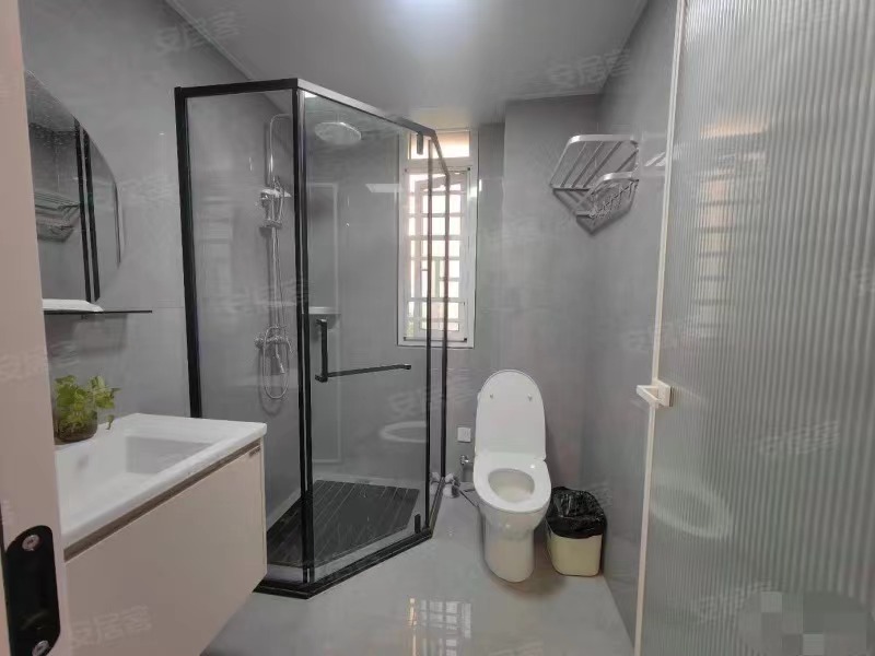 254，急售，沔阳公馆，全新精装三房，东边户，带车位，满二，一天未住