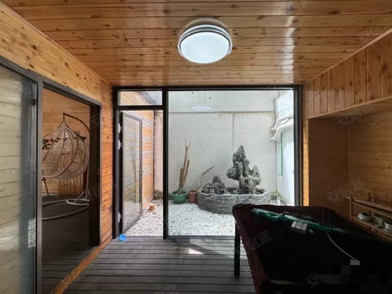 亏本出，荣怀，精装复试三房，​送20平可住人地下室加40平花园​，证满二