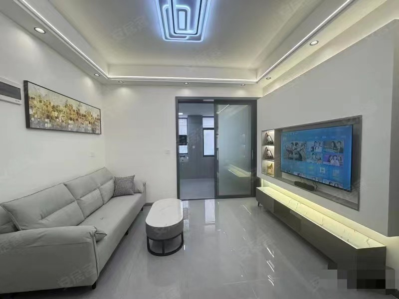 198，降价了，捡漏，带大院子的1楼来啦！ ​！ ​精装三房，出门学笑，菜场！ ​不动产在手，证满二！ ​