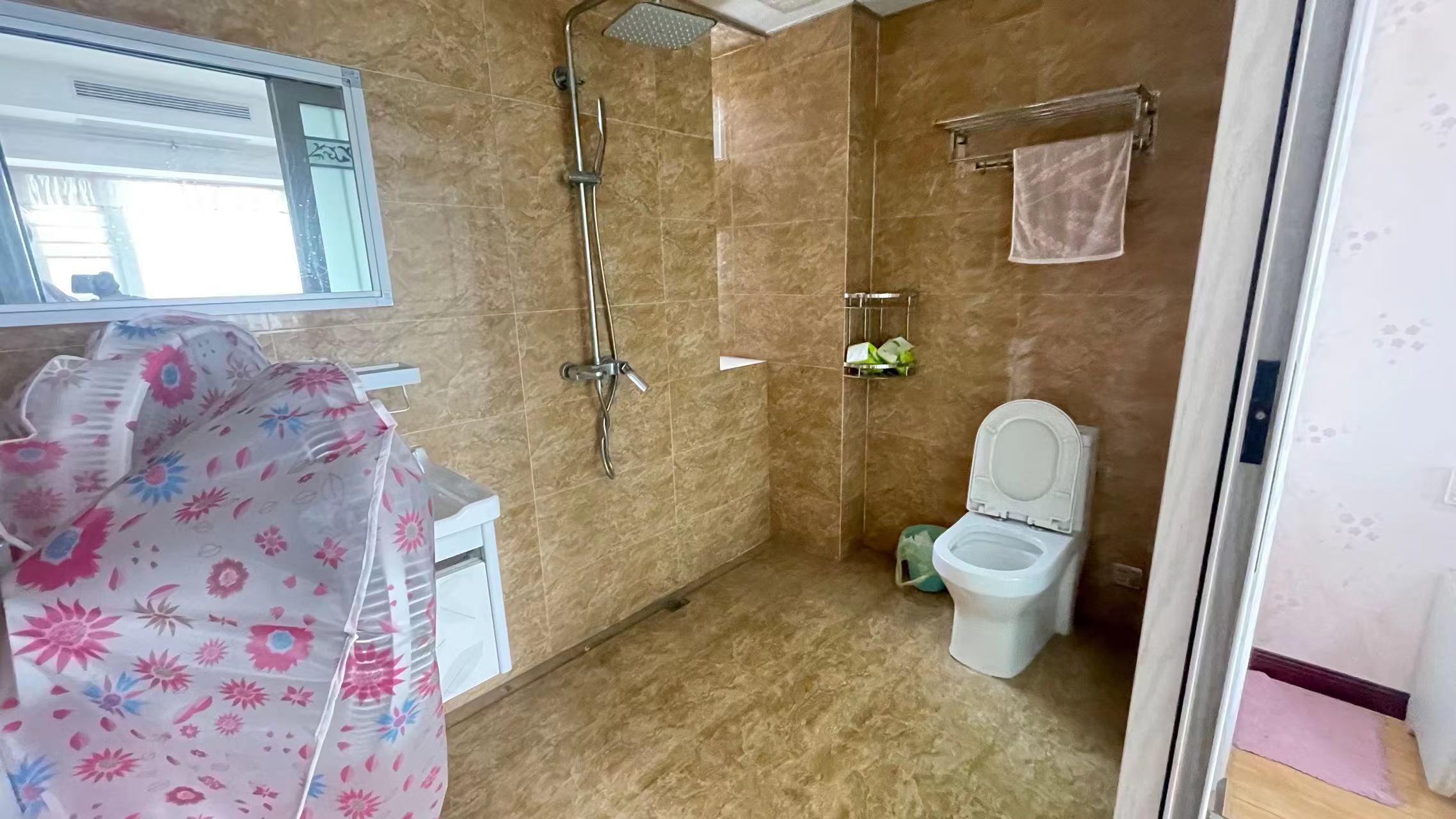 福星城.精装三房两房.中间楼层.业主诚心卖