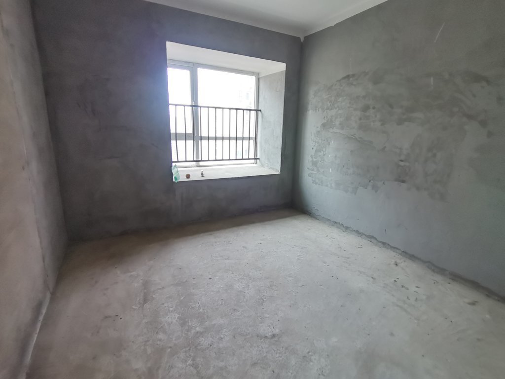 新二中二小旁森林国际城毛坯大三房电梯高层采光视野好