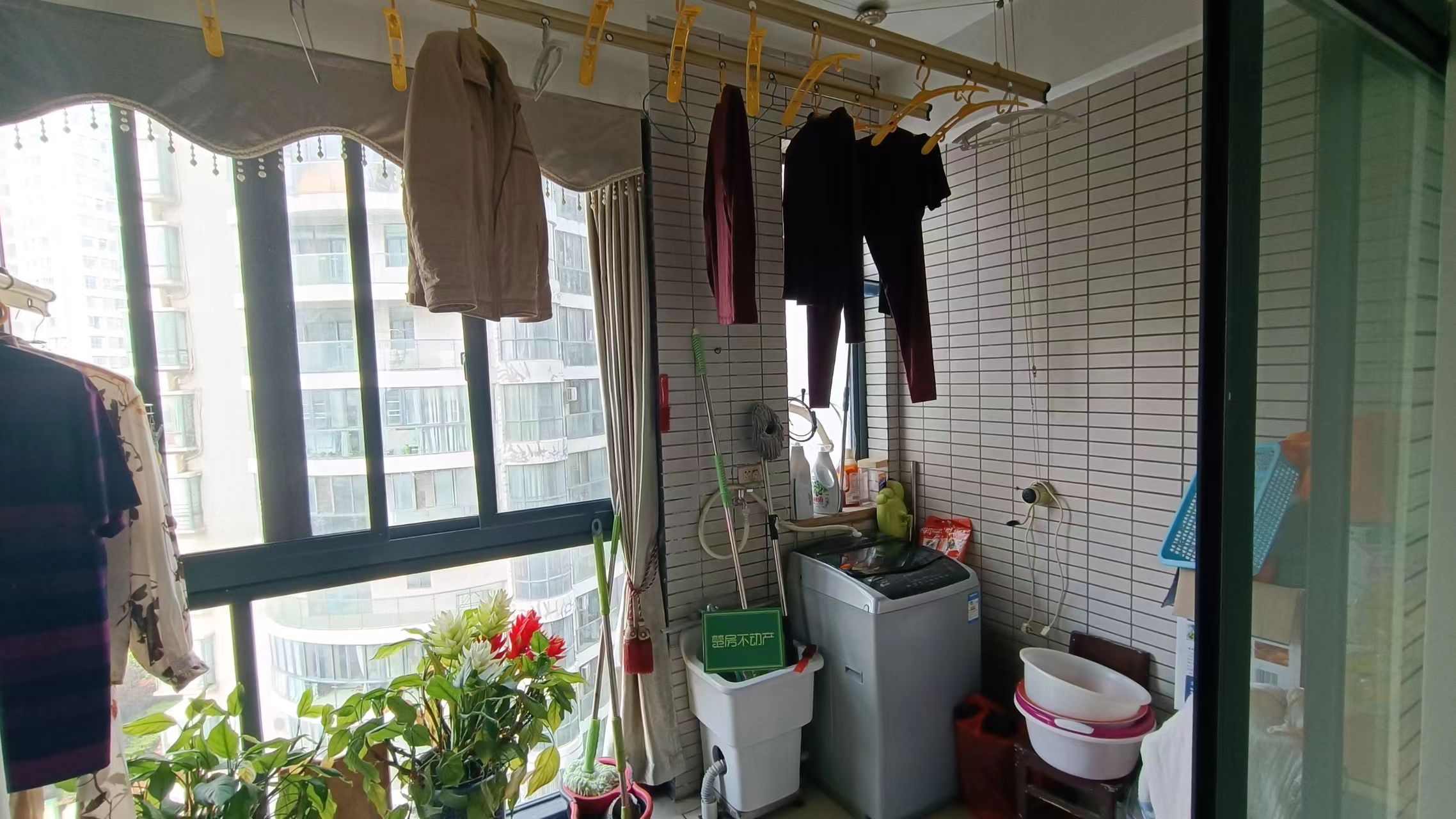 仙下河畔鸣宇尚城精装诚心出售送超大入户花园证件满二，视野好无遮拦