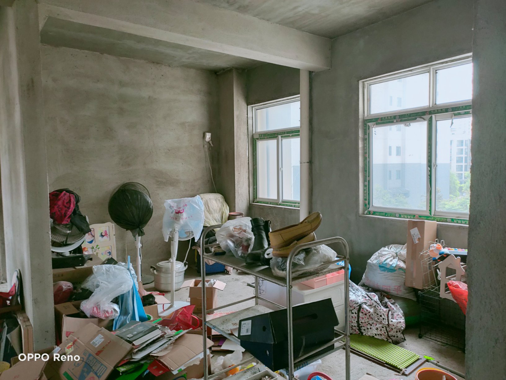 水云间131平电梯，赠送双超阳台湖景房。可任意豪装。