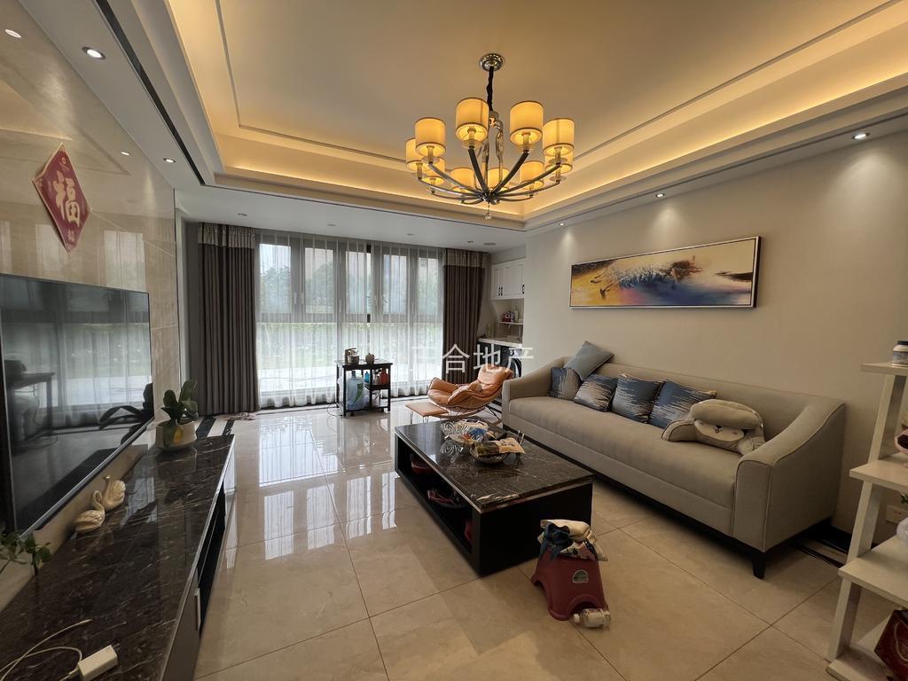 上林仙苑，花园面积300平（全市为一），全屋品牌装修，大金空调，全屋地暖等，满五，送车位