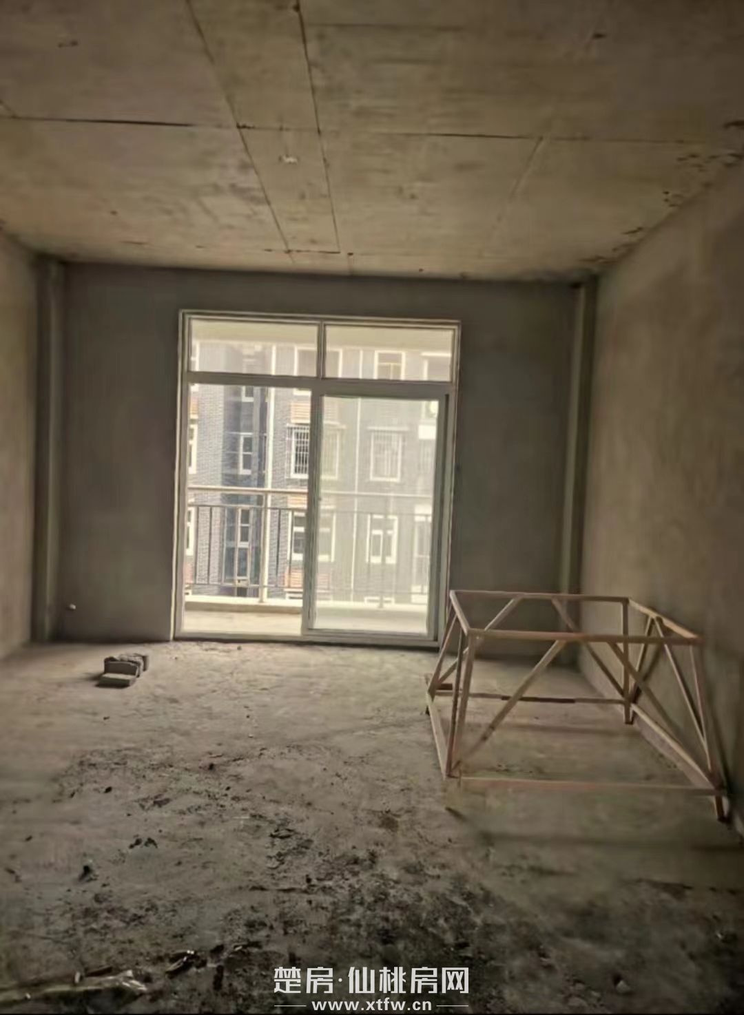 时代新区39栋房号102，离仙桃站很近，离仙桃东出站口很方便，有很大的发展前景....