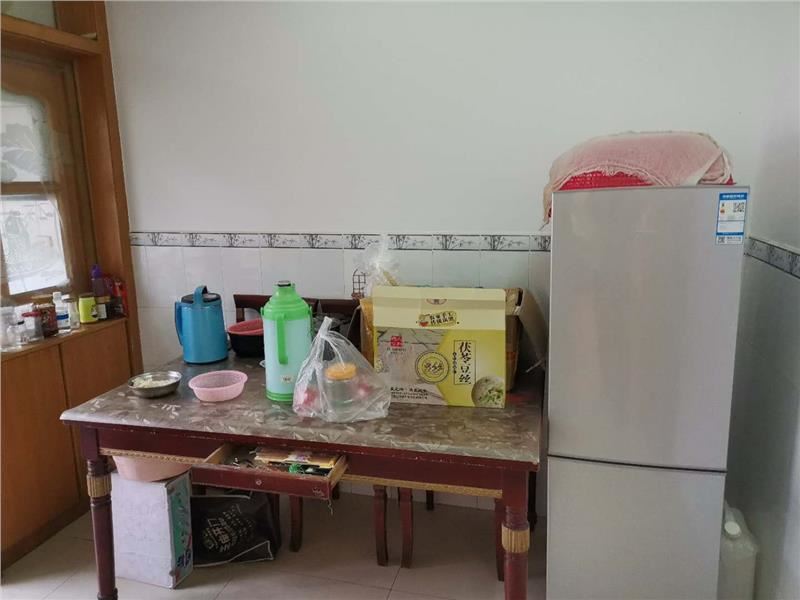 仙桃 附近德政园步梯好楼层3房2厅出售，拎包入住，朝向好